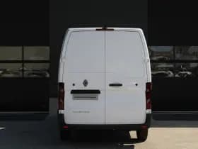 Renault Master T35 2.0 dCi 170pk L2H2 Extra - 2x Schuifdeur - Navigatie - Blind Spot - Camera - Stoelverwarming - Verwarmde voorruit - Rijklaar thumbnail 36