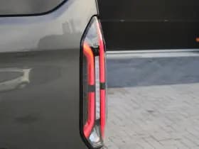 Ford Tourneo Custom 340 2.5 PHEV L2H1 Titanium X 232pk - ACC - Pano - B&O - Elek. schuifdeuren - 360 camera - Elek-Trekhaak - Prijs excl. BTW - Rijklaar thumbnail 51