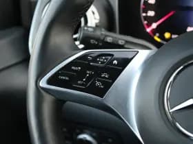 Mercedes-Benz V-Klasse 300d - Avantgarde - DC - 4-matic - 360 Cam - Multibeam - Elektrische schuifdeuren - Digitale spiegel - Volle auto - Rijklaar thumbnail 26