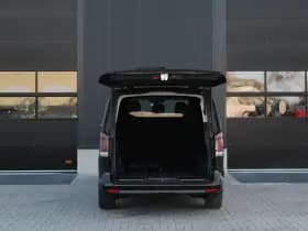 Mercedes-Benz V-Klasse 300d - Avantgarde - DC - 4-matic - 360 Cam - Multibeam - Elektrische schuifdeuren - Digitale spiegel - Volle auto - Rijklaar thumbnail 8