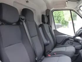 Renault Master T35 2.3 dCi 180pk L3H2 - Airco - Navigatie - Camera - Cruise - Parkeersensoren - 105l tank - Rijklaar thumbnail 6