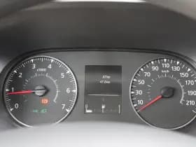 Renault Master T35 2.3 dCi 180pk L3H2 - Airco - Navigatie - Camera - Cruise - Parkeersensoren - 105l tank - Rijklaar thumbnail 8