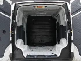 Kia PV5 L2H1 Essential 71.2 kWh 164pk - 416km WLTP - Stoel/Stuurverwarming - Keyless - V2L - Camera - ACC met stuurhulp - Rijklaar thumbnail 11