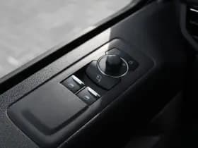 Ford Transit Custom 340 2.5 PHEV L2H1 Limited 232pk 9 Zits - Keyless - ACC - Blindspot - Camera - Carplay - Navi - Prijs excl. BTW - Rijklaar thumbnail 18