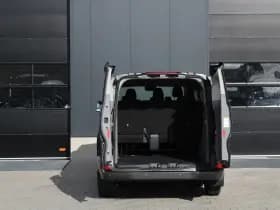 Ford Transit Custom 340 2.5 PHEV L2H1 Limited 232pk 9 Zits - Keyless - ACC - Blindspot - Camera - Carplay - Navi - Prijs excl. BTW - Rijklaar thumbnail 7