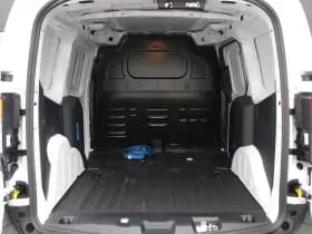 Ford E-Transit Courier thumbnail 11