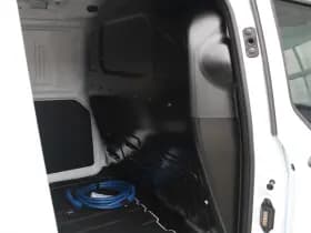 Ford E-Transit Courier thumbnail 14