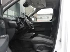 Ford E-Transit Courier thumbnail 15