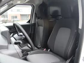 Ford E-Transit Courier thumbnail 16