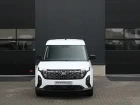 Ford E-Transit Courier thumbnail 3