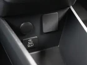 Ford E-Transit Courier thumbnail 36