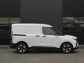 Ford E-Transit Courier thumbnail 5