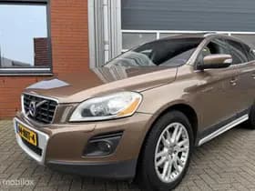 Volvo XC60 thumbnail 2