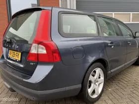 Volvo V70 thumbnail 3