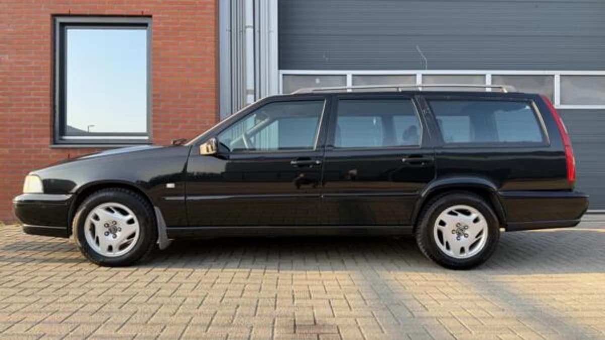 Volvo V70 — foto 1