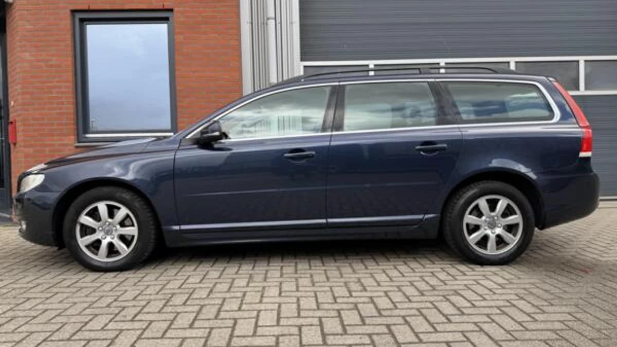 Volvo V70 — foto 1