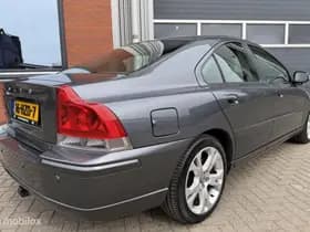 Volvo S60 thumbnail 3