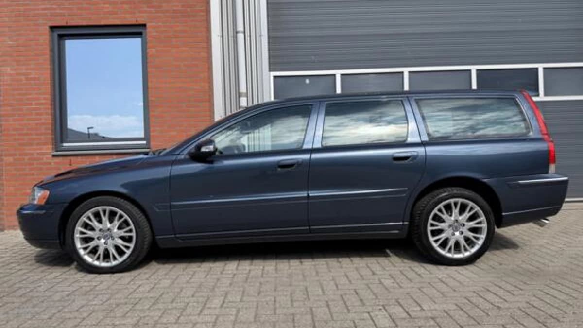 Volvo V70 — foto 1