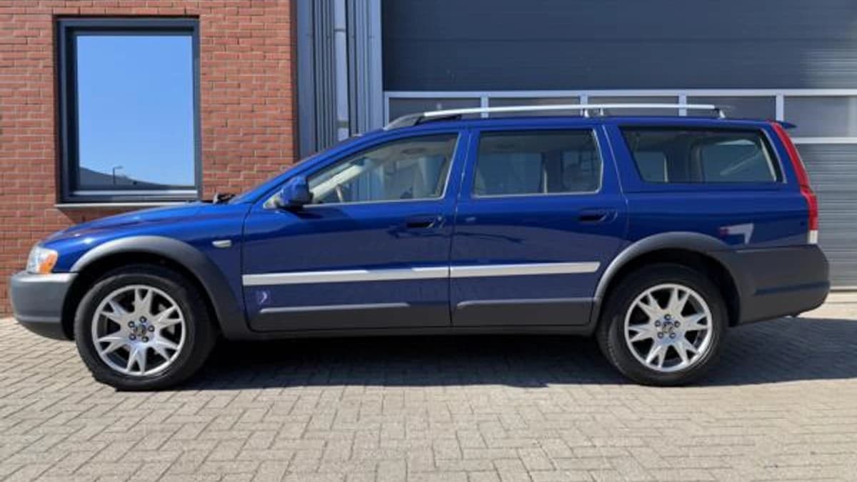 Volvo XC70 — foto 1