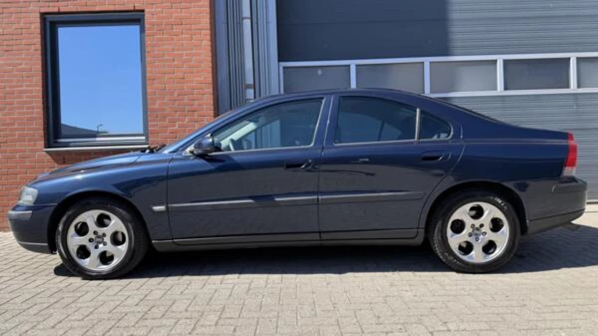 Volvo S60 — foto 1