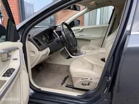 Volvo XC60 thumbnail 4