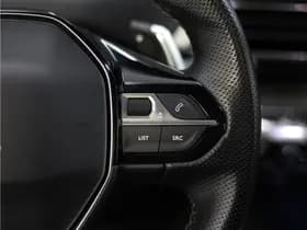 Peugeot 3008 1.6 HYbrid 300 GT Pack thumbnail 32