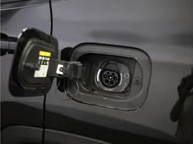 Jeep Compass 4xe 240 Plug-in Hybrid Upland thumbnail 9
