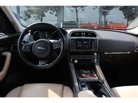 Jaguar F-Pace 3.0 Portfolio AWD 30d Navigatie thumbnail 12