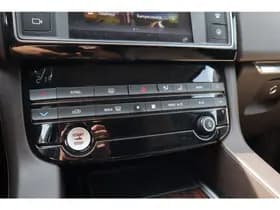 Jaguar F-Pace 3.0 Portfolio AWD 30d Navigatie thumbnail 16