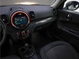 MINI Countryman 1.5 Cooper Business Edition thumbnail 18