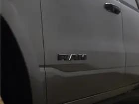 Dodge Ram 1500 5.7 V8 4x4 Crew Cab Limited LPG Onderbouw thumbnail 16