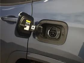 Jeep Compass 4xe 240 Plug-in Hybrid Electric S thumbnail 14