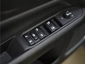 Jeep Compass 4xe 240 Plug-in Hybrid Electric S thumbnail 28