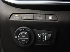 Jeep Compass 4xe 240 Plug-in Hybrid Electric S thumbnail 31