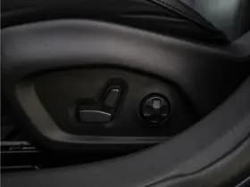 Jeep Compass 4xe 240 Plug-in Hybrid Electric S thumbnail 37