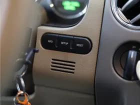 Lincoln MARK LT 5.4L V8 4x4 thumbnail 25