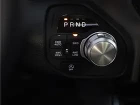 Dodge Ram 1500 2025 3.0L HURRICANE LARAMIE Night thumbnail 40