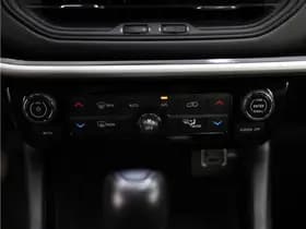 Jeep Compass 4xe 190 Plug-in Hybrid Electric Limited 80th Anniversary thumbnail 18