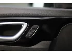 Jeep Compass 4xe 240 Plug-in Hybrid Electric S thumbnail 29