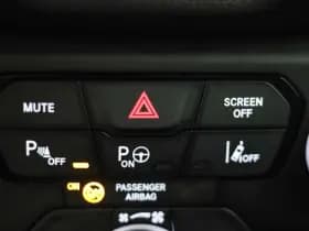 Jeep Renegade 4xe 240 Plug-in Hybrid Electric S thumbnail 16