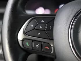 Jeep Renegade 4xe 240 Plug-in Hybrid Electric S thumbnail 7