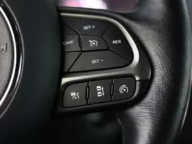 Jeep Renegade 4xe 240 Plug-in Hybrid Electric S thumbnail 8