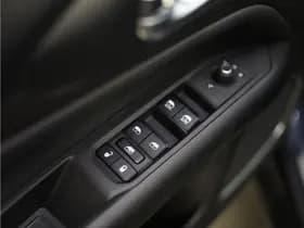 Jeep Compass 4xe 240 Plug-in Hybrid Electric S thumbnail 24