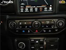 Jeep Wrangler thumbnail 21