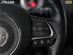 Jeep Renegade thumbnail 8