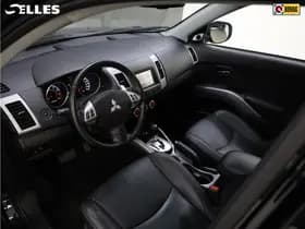 Mitsubishi Outlander thumbnail 4