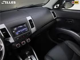 Mitsubishi Outlander thumbnail 8