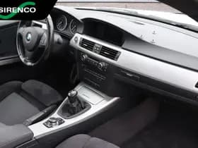 BMW 320i thumbnail 15