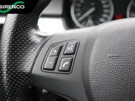 BMW 320i thumbnail 23