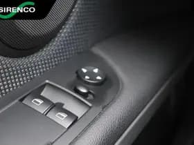 BMW 320i thumbnail 29